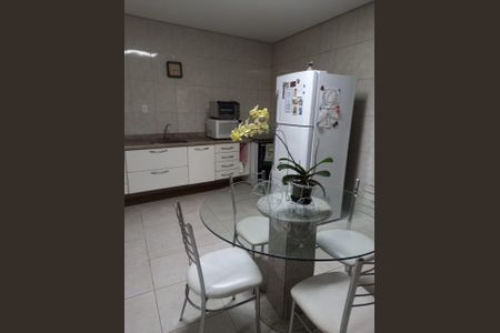 Casa à venda com 180m², 3 quartos e 2 vagasCozinha