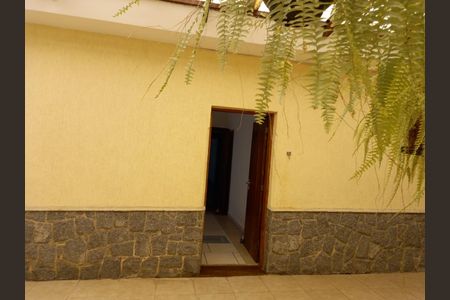 Casa à venda com 180m², 3 quartos e 2 vagasÁrea externa