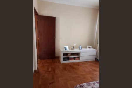 Casa à venda com 180m², 3 quartos e 2 vagasQuarto