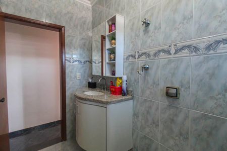 Casa para alugar com 355m², 4 quartos e 2 vagasBanheiro