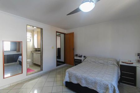 Casa para alugar com 355m², 4 quartos e 2 vagasSuite