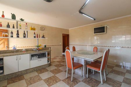 Casa para alugar com 355m², 4 quartos e 2 vagasCozinha