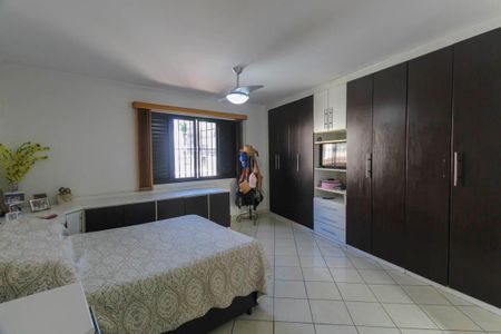Casa para alugar com 355m², 4 quartos e 2 vagasSuite