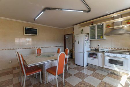 Casa para alugar com 355m², 4 quartos e 2 vagasCozinha