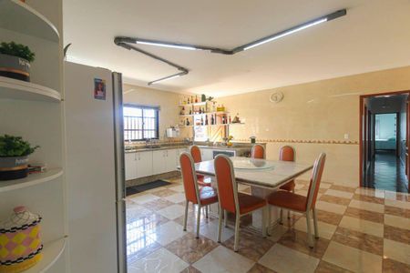 Casa para alugar com 355m², 4 quartos e 2 vagasCozinha