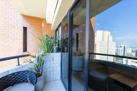 Apartamento para alugar com 128m², 2 quartos e 1 vagaVaranda