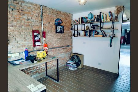 Casa à venda com 3 quartos, 252m² em Jardim Prudência, São Paulo