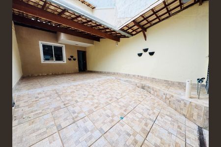 Casa à venda com 140m², 3 quartos e 2 vagas