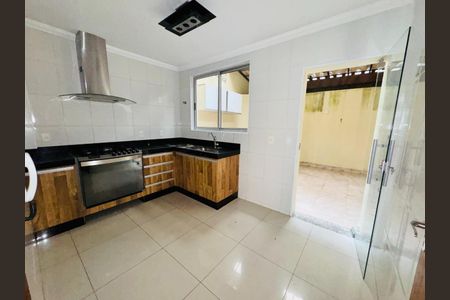 Casa à venda com 140m², 3 quartos e 2 vagas
