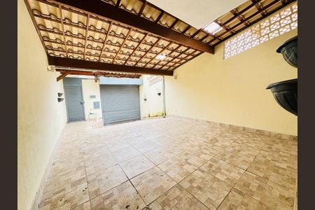 Casa à venda com 140m², 3 quartos e 2 vagas
