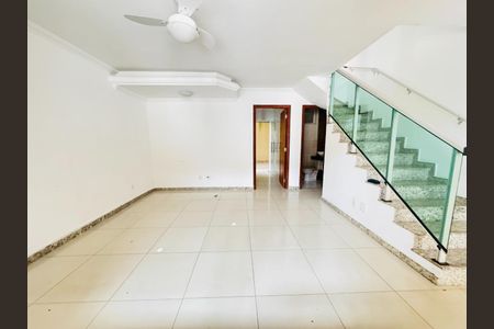 Casa à venda com 140m², 3 quartos e 2 vagas