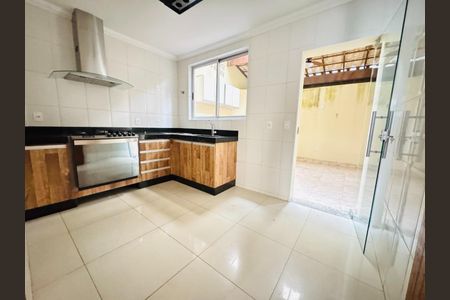Casa à venda com 140m², 3 quartos e 2 vagas