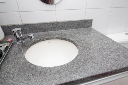 Apartamento à venda com 74m², 3 quartos e 2 vagasBanheiro da Suíte