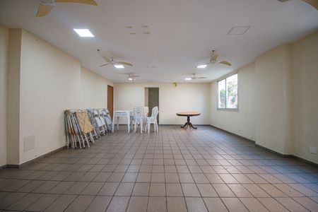 Apartamento à venda com 48m², 2 quartos e sem vaga Apartamento à venda com 48m², 2 quartos e sem vagaSalão de Festas