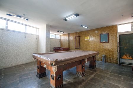 Apartamento à venda com 48m², 2 quartos e sem vaga Apartamento à venda com 48m², 2 quartos e sem vagaSalão de Jogos