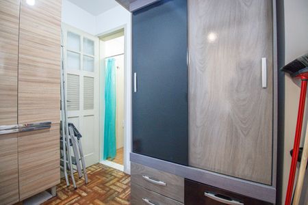 Apartamento à venda com 48m², 2 quartos e sem vaga Apartamento à venda com 48m², 2 quartos e sem vagaQuarto de Serviço
