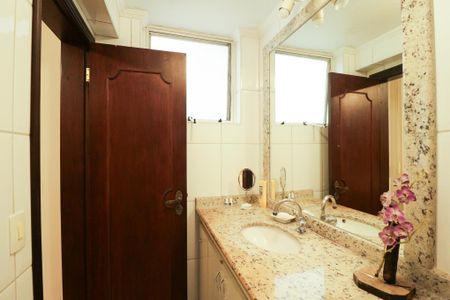 Apartamento à venda com 156m², 4 quartos e 1 vagaBanheiro da Suíte