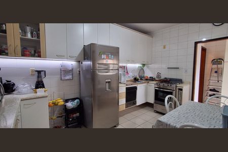 Apartamento à venda com 65m², 2 quartos e 2 vagas Apartamento à venda com 65m², 2 quartos e 2 vagasCozinha