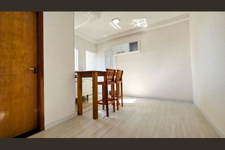 Apartamento para alugar com 57m², 2 quartos e 1 vagaSala