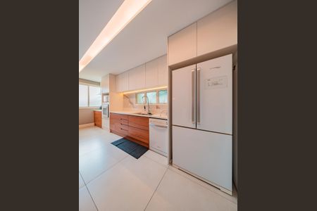 Apartamento à venda com 202m², 3 quartos e 3 vagas