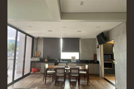 Casa à venda com 4 quartos, 340m² em Jardim Samambaia, Jundiaí