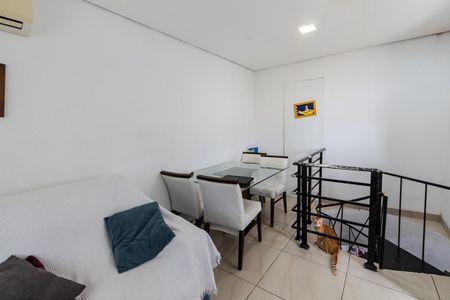 Sala de apartamento à venda com 2 quartos, 72m² em Nonoai, Porto Alegre