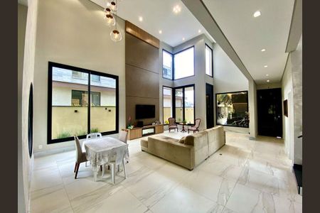 Casa à venda com 3 quartos, 380m² em Jardim Samambaia, Jundiaí