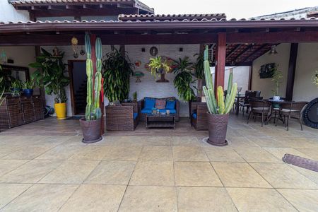 Casa de condomínio à venda com 200m², 3 quartos e sem vaga