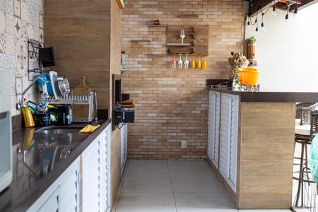 Casa de condomínio à venda com 200m², 3 quartos e sem vaga