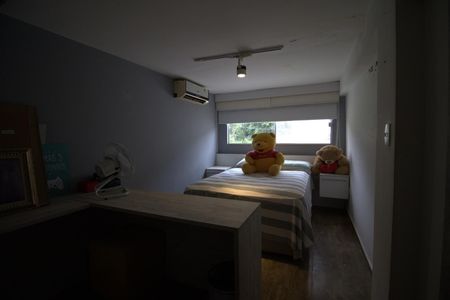 Casa de condomínio à venda com 200m², 3 quartos e sem vaga