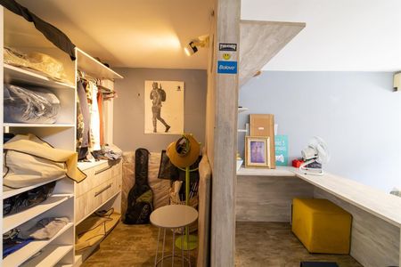 Casa de condomínio à venda com 200m², 3 quartos e sem vaga