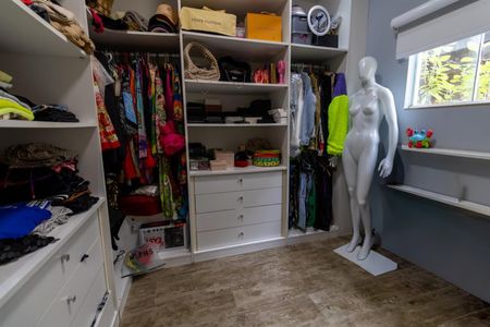 Casa de condomínio à venda com 200m², 3 quartos e sem vaga