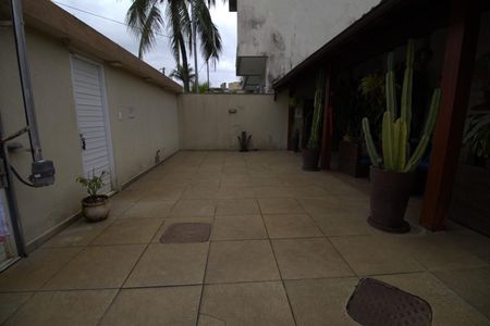 Casa de condomínio à venda com 200m², 3 quartos e sem vaga