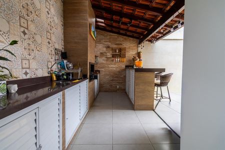 Casa de condomínio à venda com 200m², 3 quartos e sem vaga