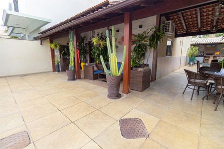 Casa de condomínio à venda com 200m², 3 quartos e sem vaga