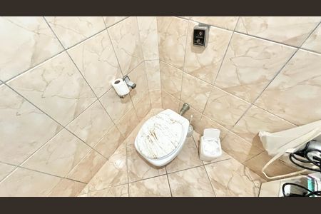 Casa à venda com 230m², 5 quartos e 3 vagasBanheiro 2