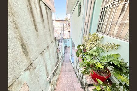 Casa à venda com 230m², 5 quartos e 3 vagasEscada