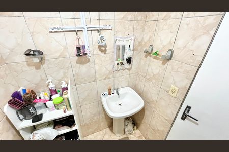 Casa à venda com 230m², 5 quartos e 3 vagasBanheiro 2