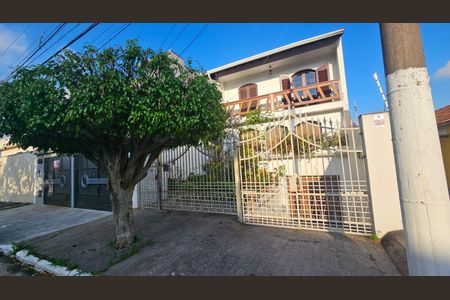Casa à venda com 262m², 3 quartos e 5 vagasFachada