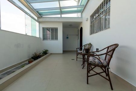 Casa à venda com 262m², 3 quartos e 5 vagasQuintal