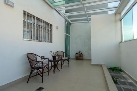 Casa à venda com 262m², 3 quartos e 5 vagasQuintal