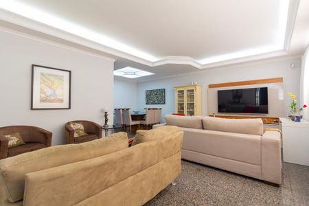 Casa à venda com 262m², 3 quartos e 5 vagasSala