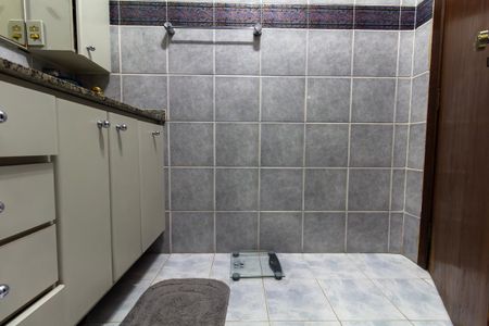 Casa à venda com 262m², 3 quartos e 5 vagasBanheiro 2