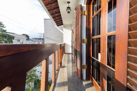 Casa à venda com 262m², 3 quartos e 5 vagasVaranda