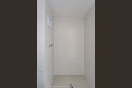 Banheiro de apartamento à venda com 1 quarto, 28m² em Vila Gumercindo, São Paulo