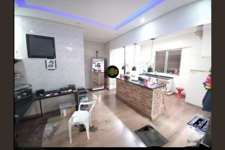 Casa à venda com 6 quartos, 150m² em Jardim Maria Estela, São Paulo