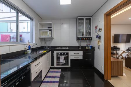 Apartamento à venda com 140m², 3 quartos e 2 vagas Apartamento à venda com 140m², 3 quartos e 2 vagasCozinha