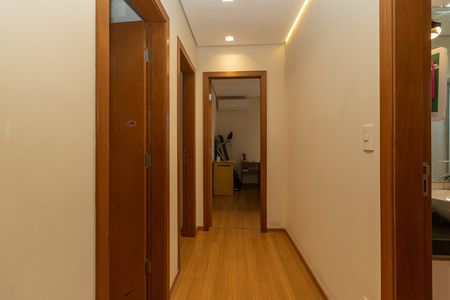 Apartamento à venda com 140m², 3 quartos e 2 vagas Apartamento à venda com 140m², 3 quartos e 2 vagasCorredor