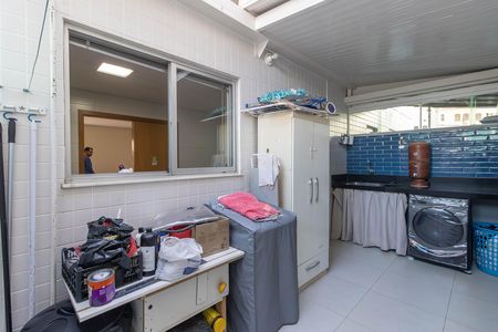 Apartamento à venda com 140m², 3 quartos e 2 vagas Apartamento à venda com 140m², 3 quartos e 2 vagasÁrea de Serviço