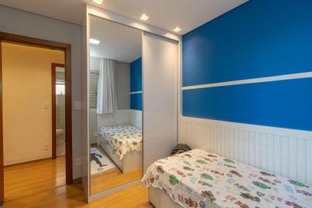 Apartamento à venda com 140m², 3 quartos e 2 vagas Apartamento à venda com 140m², 3 quartos e 2 vagasQuarto 1